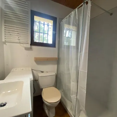 Dans Les Pins, Maison Agreable