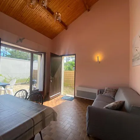 Dans Les Pins, Maison Agreable *