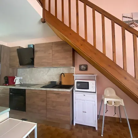 Dans Les Pins, Maison Agreable