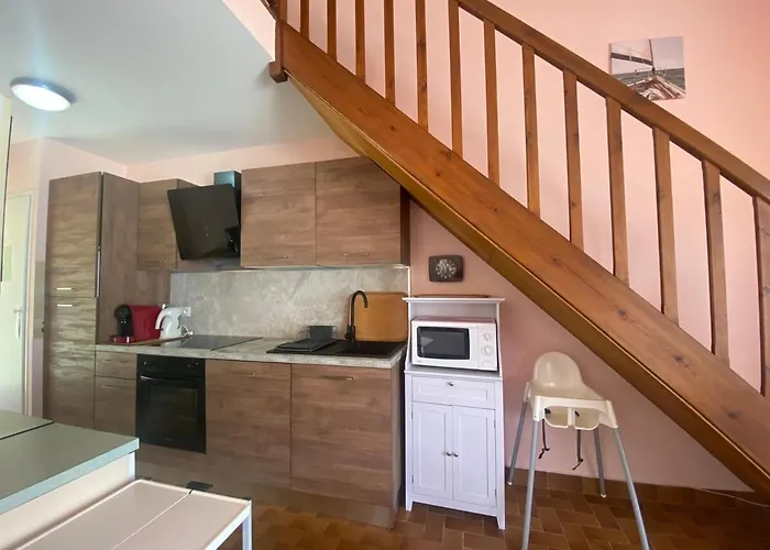 Dans Les Pins, Maison Agreable